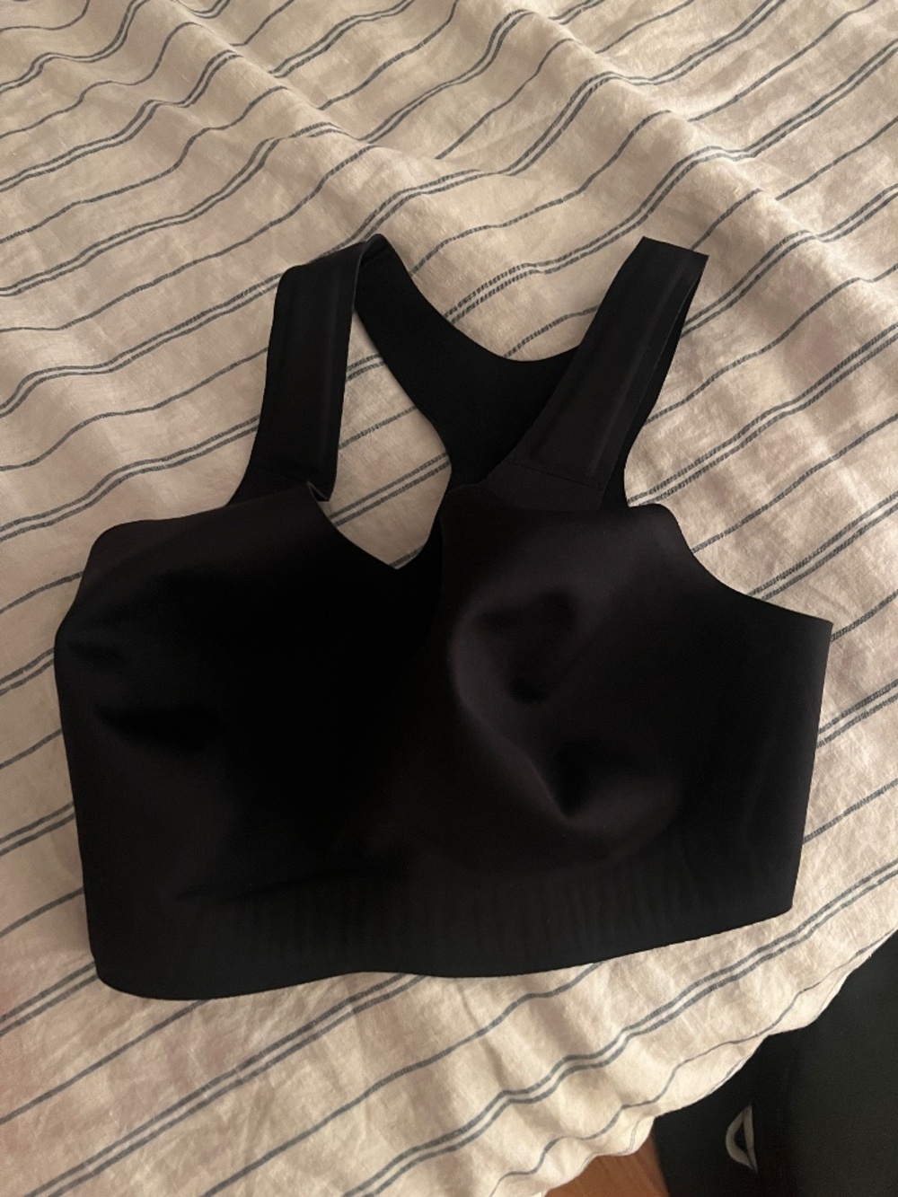 lululemon go further bra, high impact, C/D cup, size medium, NAVY BLUE